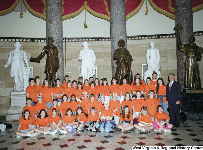 Photograph of Congressman Nick Rahall with a group of students from Lewisburg