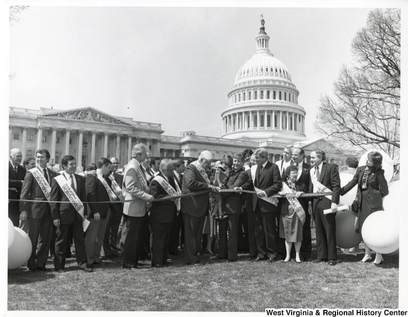 Congressman Nick Rahall II (third from the left) at a ribbon cutting ceremony at the March of Dimes Congressional WalkAmerica event on the lawn of the U.S. Capitol Complex.